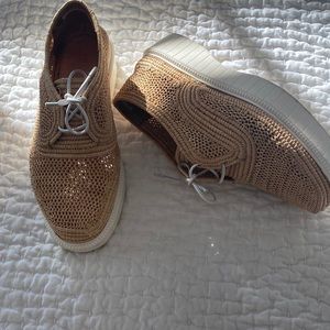 Robert Clergerie lightly worn woven shoes. Size 36